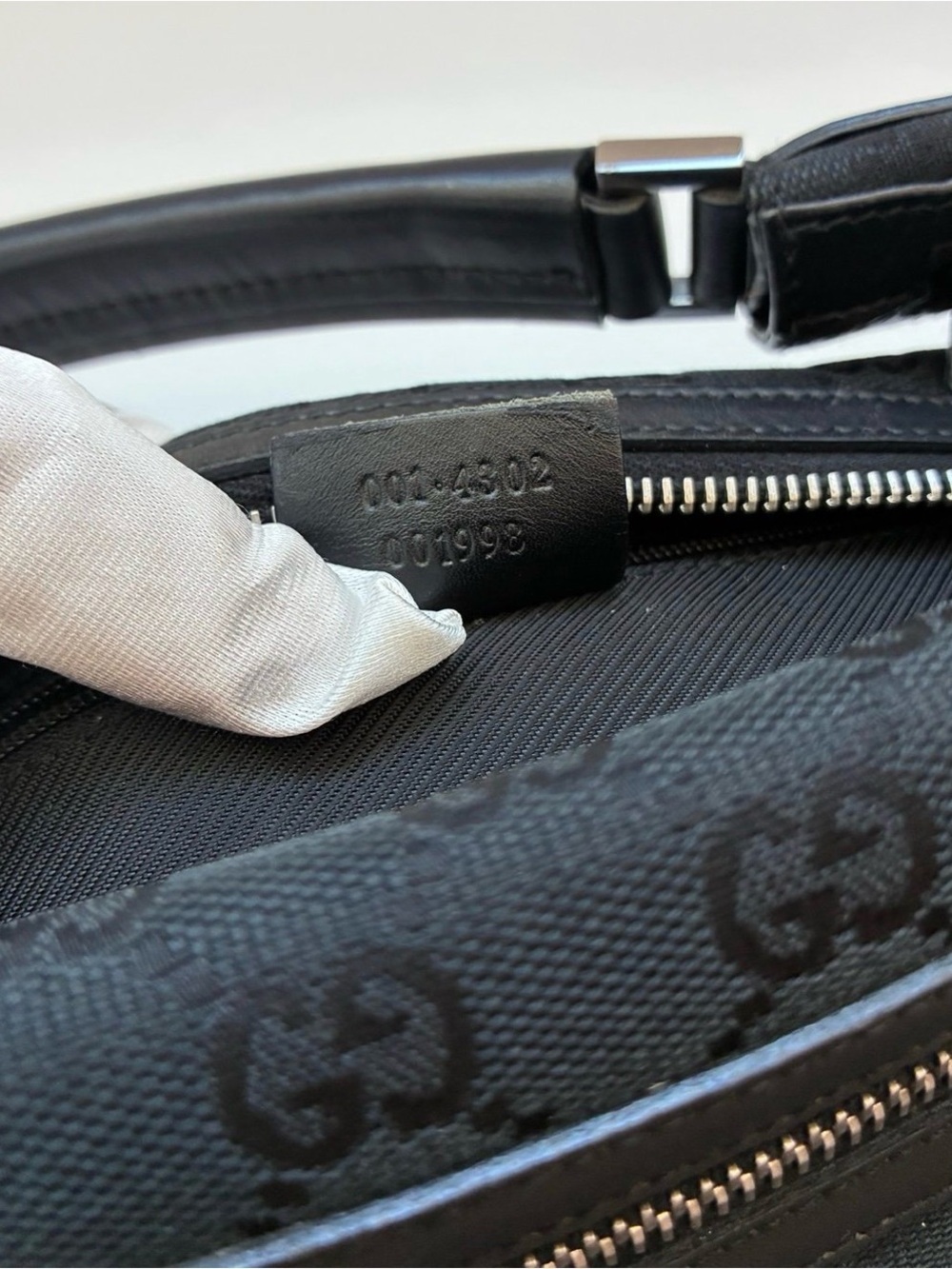Gucci Black Logo Shoulder Bag with Silver Hardware Baguette Pochette - Picture 10 of 11